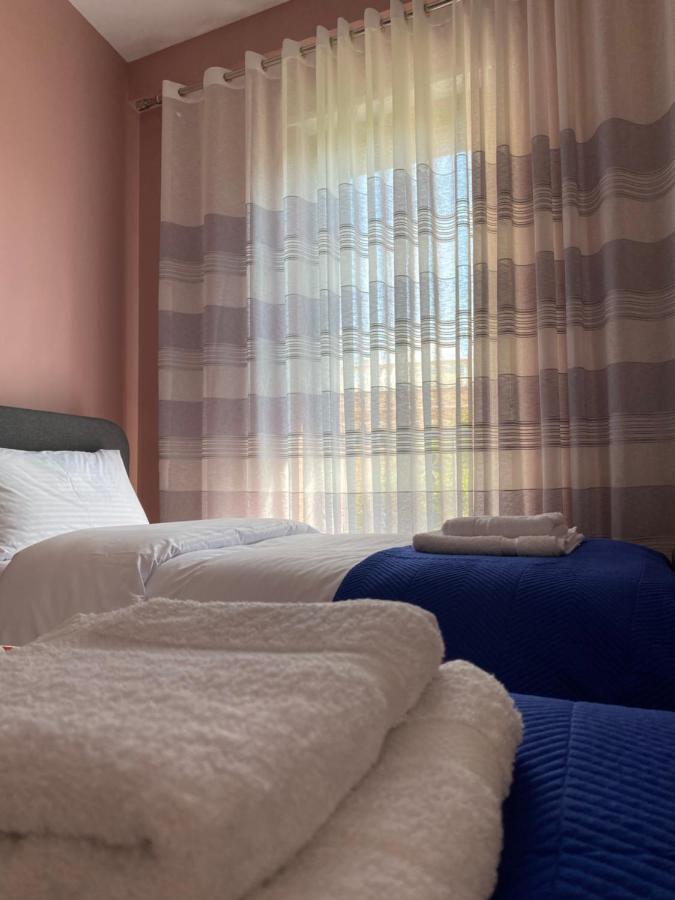Alma Rose Apartment Korce Exterior foto